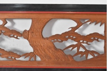 アンティーク建具　大正から昭和初期　黒漆枠　松竹梅や山水の風景を彫刻した欄間3枚セット　(R-085636)