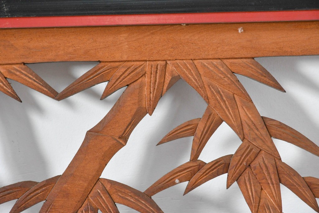 アンティーク建具　大正から昭和初期　黒漆枠　松竹梅や山水の風景を彫刻した欄間3枚セット　(R-085636)