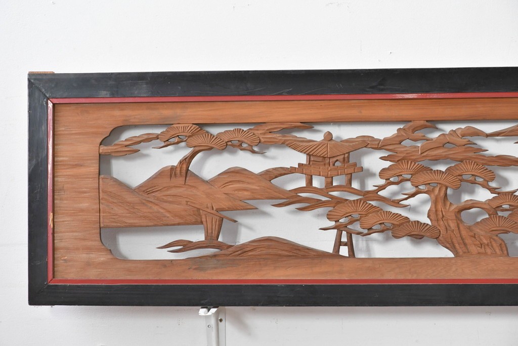 アンティーク建具　大正から昭和初期　黒漆枠　松竹梅や山水の風景を彫刻した欄間3枚セット　(R-085636)