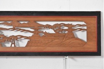 アンティーク建具　大正から昭和初期　黒漆枠　松竹梅や山水の風景を彫刻した欄間3枚セット　(R-085636)