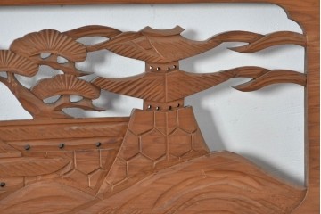 アンティーク建具　大正から昭和初期　黒漆枠　松竹梅や山水の風景を彫刻した欄間3枚セット　(R-085636)