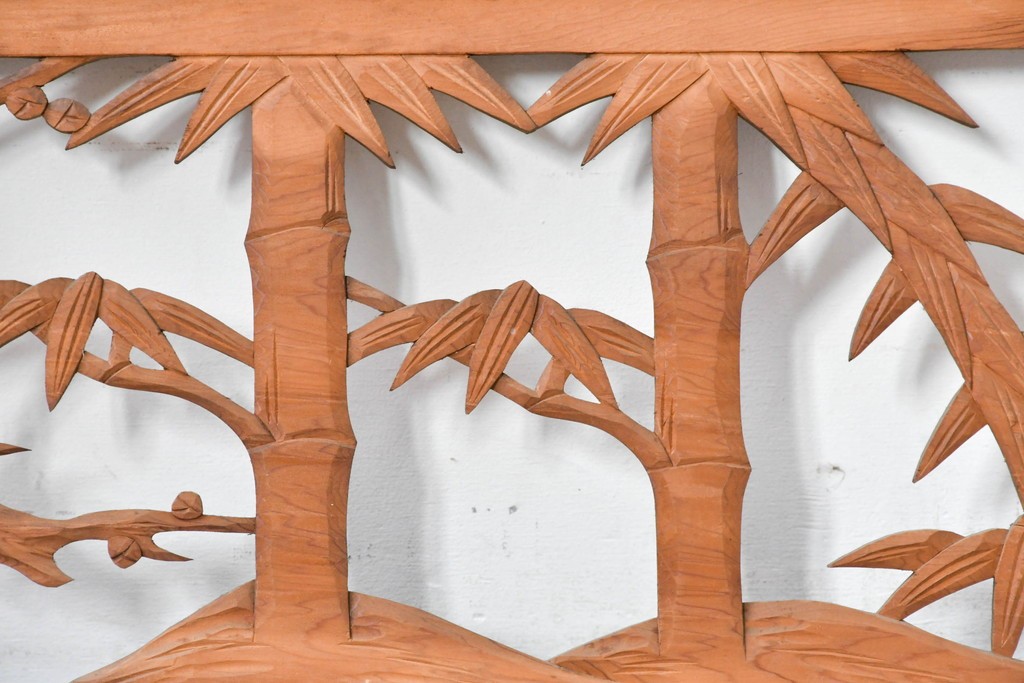 アンティーク建具　大正から昭和初期　黒漆枠　松竹梅や山水の風景を彫刻した欄間3枚セット　(R-085636)