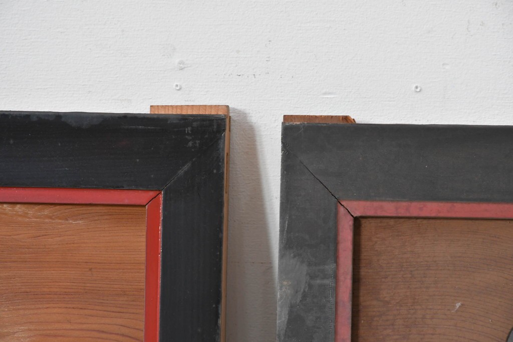 アンティーク建具　大正から昭和初期　黒漆枠　松竹梅や山水の風景を彫刻した欄間3枚セット　(R-085636)