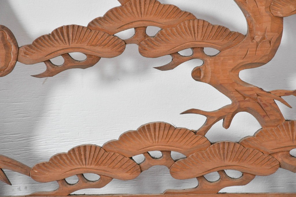 アンティーク建具　大正から昭和初期　黒漆枠　松竹梅や山水の風景を彫刻した欄間3枚セット　(R-085636)