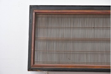 アンティーク建具　明治期　彫刻入り　繊細な格子に彫刻がアクセントになる筬欄間2枚セット　(R-085637)
