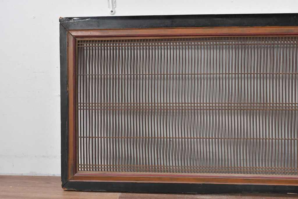 アンティーク建具　明治期　彫刻入り　繊細な格子に彫刻がアクセントになる筬欄間2枚セット　(R-085637)