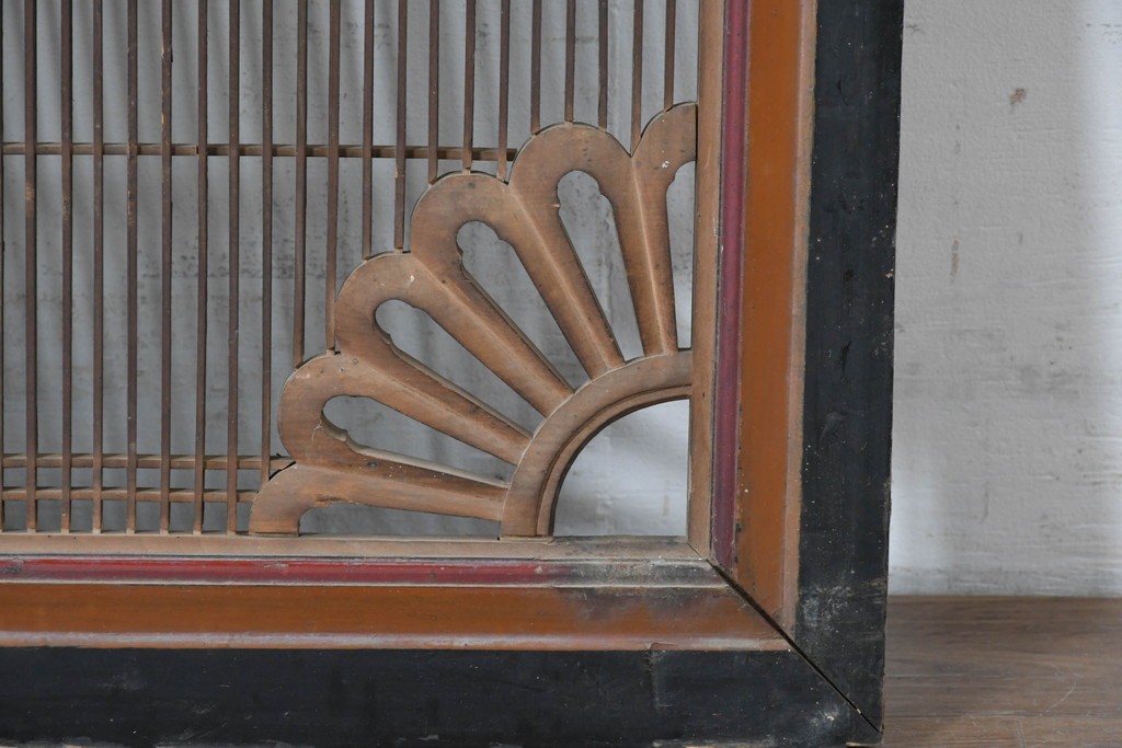 アンティーク建具　明治期　彫刻入り　繊細な格子に彫刻がアクセントになる筬欄間2枚セット　(R-085637)