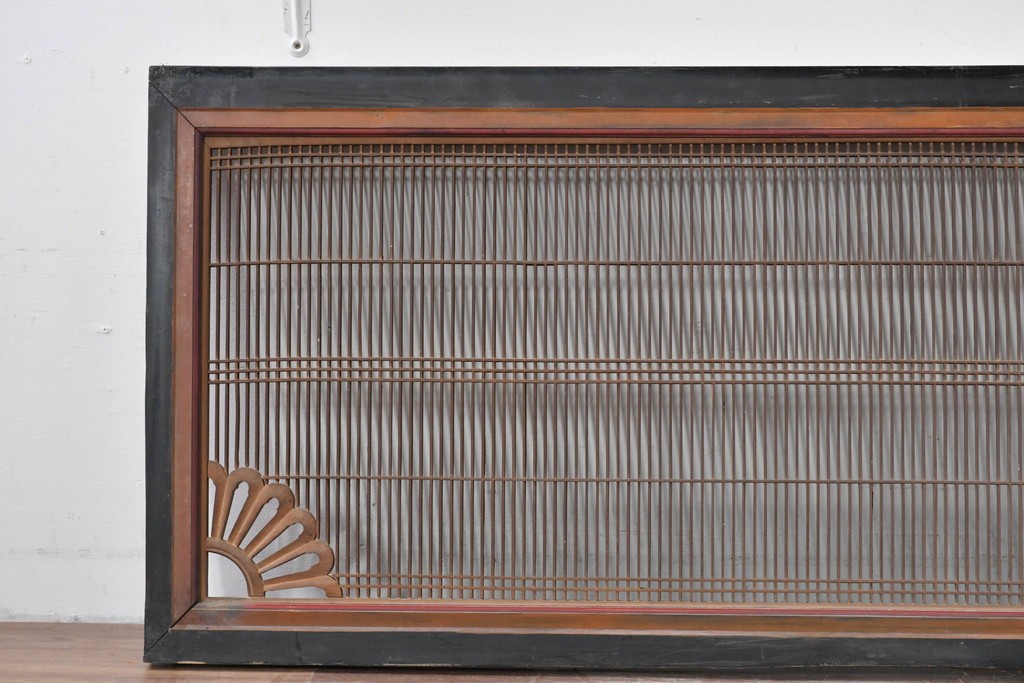 アンティーク建具　明治期　彫刻入り　繊細な格子に彫刻がアクセントになる筬欄間2枚セット　(R-085637)