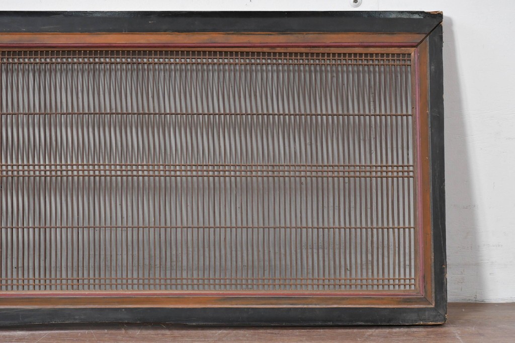 アンティーク建具　明治期　彫刻入り　繊細な格子に彫刻がアクセントになる筬欄間2枚セット　(R-085637)