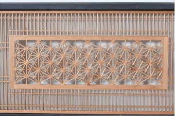 アンティーク建具　昭和初期　上手物‼　組子と透かし彫りが美しい欄間2枚セット　(R-085639)