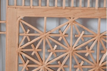 アンティーク建具　昭和初期　上手物‼　組子と透かし彫りが美しい欄間2枚セット　(R-085639)