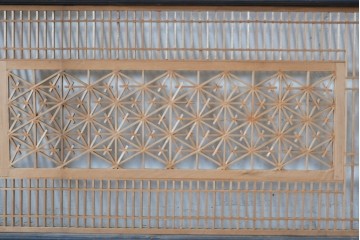 アンティーク建具　昭和初期　上手物‼　組子と透かし彫りが美しい欄間2枚セット　(R-085639)