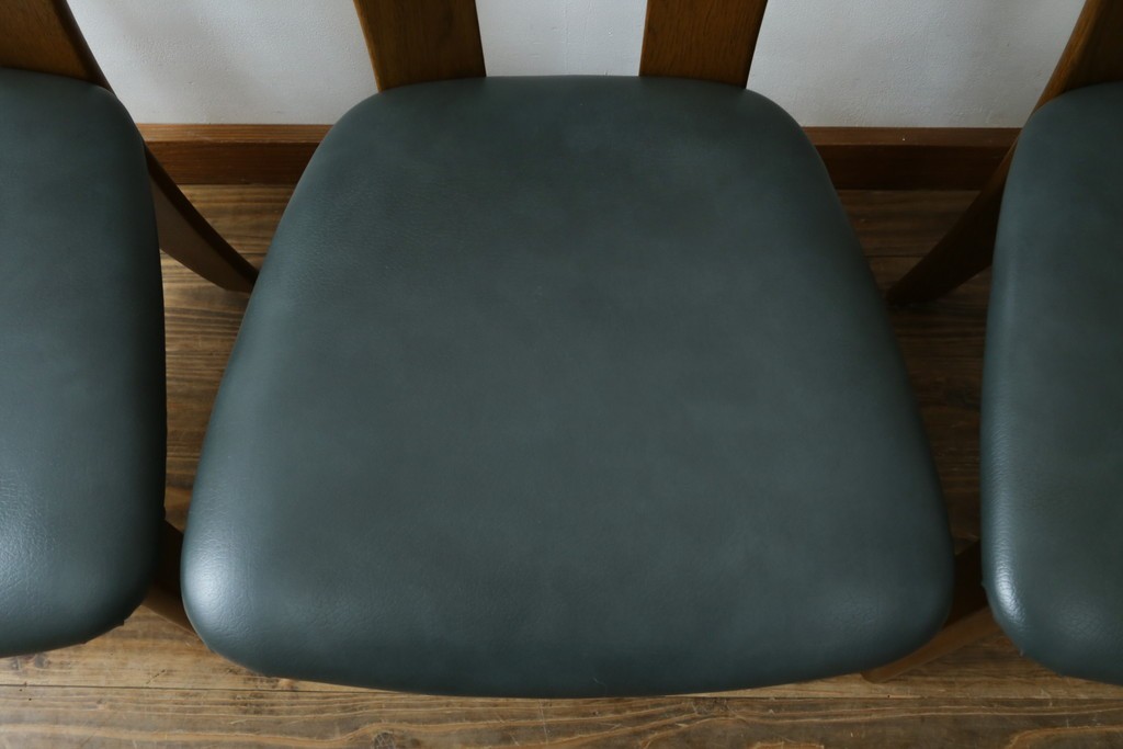 中古　美品　希少な廃番品　浜本工芸　オーク材　フェイクレザー　扇形背もたれのモダンなダイニングチェア3脚セット　(R-085641)