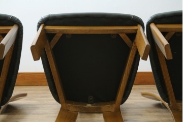 中古　美品　希少な廃番品　浜本工芸　オーク材　フェイクレザー　扇形背もたれのモダンなダイニングチェア3脚セット　(R-085641)