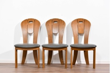 中古　美品　希少な廃番品　浜本工芸　オーク材　フェイクレザー　扇形背もたれのモダンなダイニングチェア3脚セット　(R-085641)