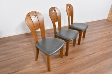 中古　美品　希少な廃番品　浜本工芸　オーク材　フェイクレザー　扇形背もたれのモダンなダイニングチェア3脚セット　(R-085641)