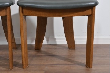 中古　美品　希少な廃番品　浜本工芸　オーク材　フェイクレザー　扇形背もたれのモダンなダイニングチェア3脚セット　(R-085641)