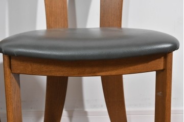 中古　美品　希少な廃番品　浜本工芸　オーク材　フェイクレザー　扇形背もたれのモダンなダイニングチェア3脚セット　(R-085641)
