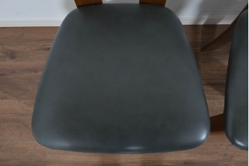 中古　美品　希少な廃番品　浜本工芸　オーク材　フェイクレザー　扇形背もたれのモダンなダイニングチェア3脚セット　(R-085641)