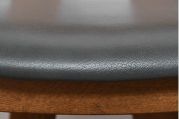 中古　美品　希少な廃番品　浜本工芸　オーク材　フェイクレザー　扇形背もたれのモダンなダイニングチェア3脚セット　(R-085641)