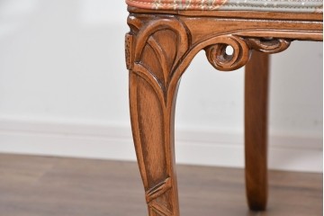 中古　美品　最高級モデル　メデア(Medea)　ART-919　アール・ヌーヴォー様式　繊細な彫刻装飾が魅力のアームチェア　定価約65万円相当　(R-085642)