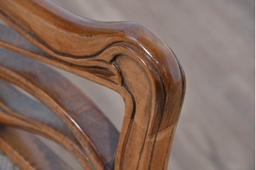 中古　美品　最高級モデル　メデア(Medea)　ART-919　アール・ヌーヴォー様式　繊細な彫刻装飾が魅力のアームチェア　定価約65万円相当　(R-085642)