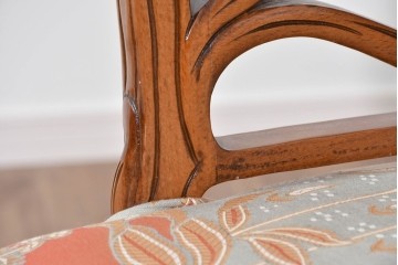 中古　美品　最高級モデル　メデア(Medea)　ART-919　アール・ヌーヴォー様式　繊細な彫刻装飾が魅力のアームチェア　定価約65万円相当　(R-085642)