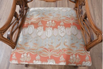 中古　美品　最高級モデル　メデア(Medea)　ART-919　アール・ヌーヴォー様式　繊細な彫刻装飾が魅力のアームチェア　定価約65万円相当　(R-085642)