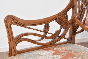 中古　美品　最高級モデル　メデア(Medea)　ART-919　アール・ヌーヴォー様式　繊細な彫刻装飾が魅力のアームチェア　定価約65万円相当　(R-085642)