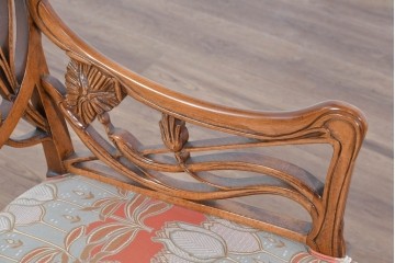 中古　美品　最高級モデル　メデア(Medea)　ART-919　アール・ヌーヴォー様式　繊細な彫刻装飾が魅力のアームチェア　定価約65万円相当　(R-085642)