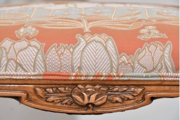 中古　美品　最高級モデル　メデア(Medea)　ART-919　アール・ヌーヴォー様式　繊細な彫刻装飾が魅力のアームチェア　定価約65万円相当　(R-085642)