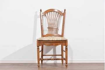 中古　美品　アメリカ　ETHAN ALLEN(イーセンアーレン)　弧を描く背もたれが美しいアンティーク調ダイニングチェア　(R-085643)