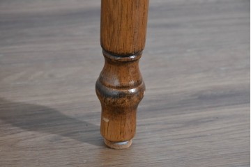 中古　美品　アメリカ　ETHAN ALLEN(イーセンアーレン)　弧を描く背もたれが美しいアンティーク調ダイニングチェア　(R-085643)