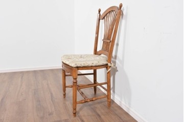 中古　美品　アメリカ　ETHAN ALLEN(イーセンアーレン)　弧を描く背もたれが美しいアンティーク調ダイニングチェア　(R-085643)