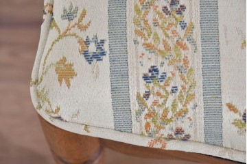 中古　美品　アメリカ　ETHAN ALLEN(イーセンアーレン)　弧を描く背もたれが美しいアンティーク調ダイニングチェア　(R-085643)