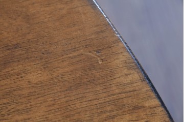 中古　美品　アメリカ　ETHAN ALLEN(イーセンアーレン)　弧を描く背もたれが美しいアンティーク調ダイニングチェア　(R-085643)