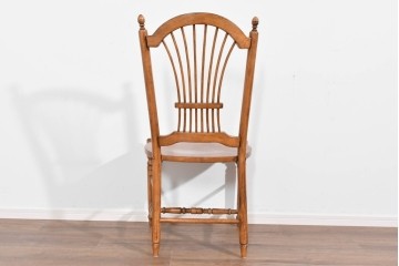 中古　美品　アメリカ　ETHAN ALLEN(イーセンアーレン)　弧を描く背もたれが美しいアンティーク調ダイニングチェア　(R-085643)