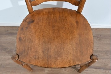 中古　美品　アメリカ　ETHAN ALLEN(イーセンアーレン)　弧を描く背もたれが美しいアンティーク調ダイニングチェア　(R-085643)