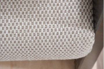 中古　美品　希少な廃番品　北海道民芸家具　HM220　重厚な木部フレームが魅力のイージーチェア　(R-085645)