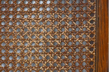 中古　三越家具(現カントリーハウス)　Brugge(ブルージュ)　籐張り背もたれとターニングレッグのサイドチェア2脚セット　(R-085646)