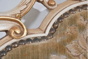 イタリアヴィンテージ　イタリア高級家具　SILIK(シリック)　華やかなロココ調装飾のダイニングチェア3脚　セット定価約124万円相当　(R-085648)