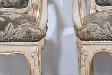 イタリアヴィンテージ　イタリア高級家具　SILIK(シリック)　華やかなロココ調装飾のダイニングチェア3脚　セット定価約124万円相当　(R-085648)