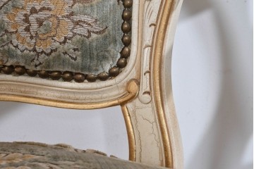 イタリアヴィンテージ　イタリア高級家具　SILIK(シリック)　華やかなロココ調装飾のダイニングチェア3脚　セット定価約124万円相当　(R-085648)