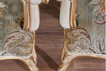 イタリアヴィンテージ　イタリア高級家具　SILIK(シリック)　華やかなロココ調装飾のダイニングチェア3脚　セット定価約124万円相当　(R-085648)