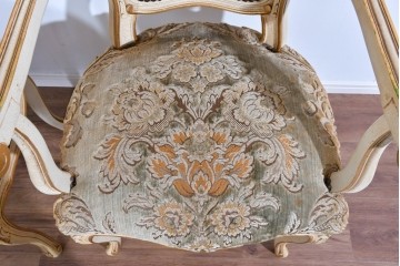 イタリアヴィンテージ　イタリア高級家具　SILIK(シリック)　華やかなロココ調装飾のダイニングチェア3脚　セット定価約124万円相当　(R-085648)