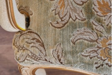 イタリアヴィンテージ　イタリア高級家具　SILIK(シリック)　華やかなロココ調装飾のダイニングチェア3脚　セット定価約124万円相当　(R-085648)