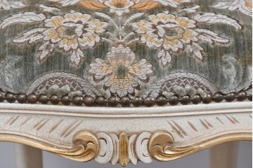 イタリアヴィンテージ　イタリア高級家具　SILIK(シリック)　華やかなロココ調装飾のダイニングチェア3脚　セット定価約124万円相当　(R-085648)