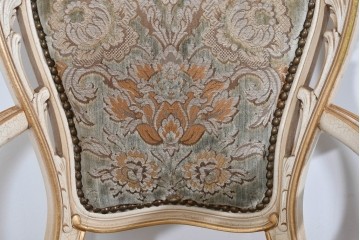 イタリアヴィンテージ　イタリア高級家具　SILIK(シリック)　華やかなロココ調装飾のダイニングチェア3脚　セット定価約124万円相当　(R-085648)