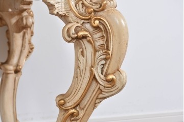 中古　イタリア高級家具　SILIK(シリック)　希少な小振りサイズのダイニングテーブル　定価約140万円相当　(R-085649)