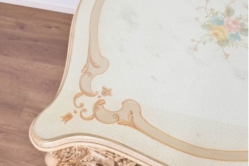 中古　イタリア高級家具　SILIK(シリック)　希少な小振りサイズのダイニングテーブル　定価約140万円相当　(R-085649)